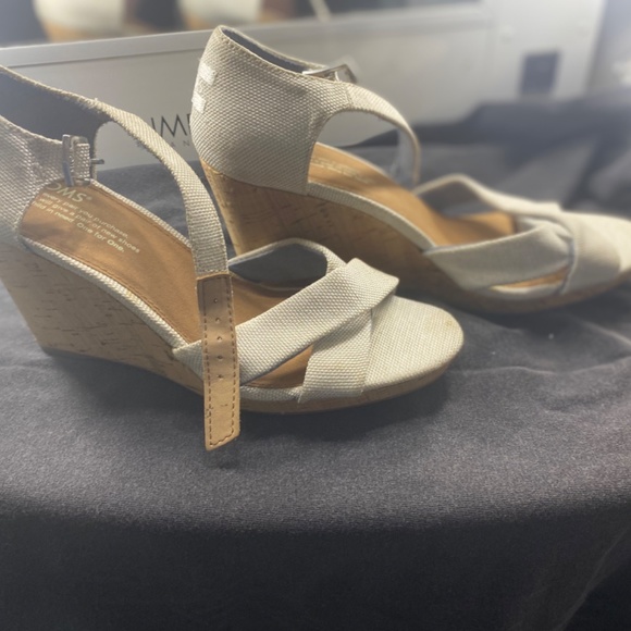 Tom Wedges - Picture 2 of 12